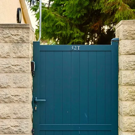 Valenstay - Stade Du Hainaut Avec Jardin Apartment *